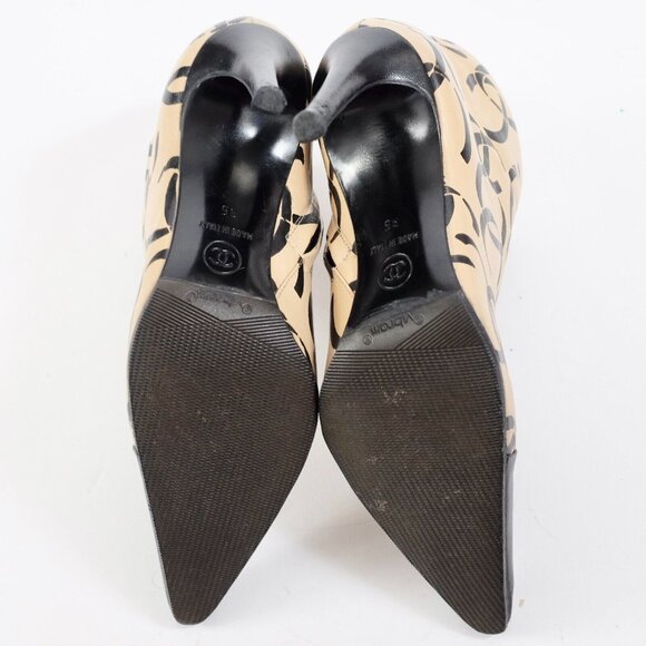 CHANEL Ankle Boots with Black and Cream Design - Picture 15 of 16